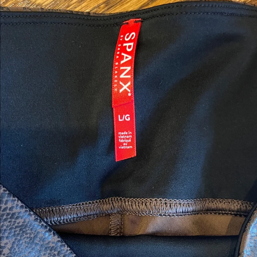 SPANX Brown Snake Print Leggings, NWT, L - Picture 3 of 6